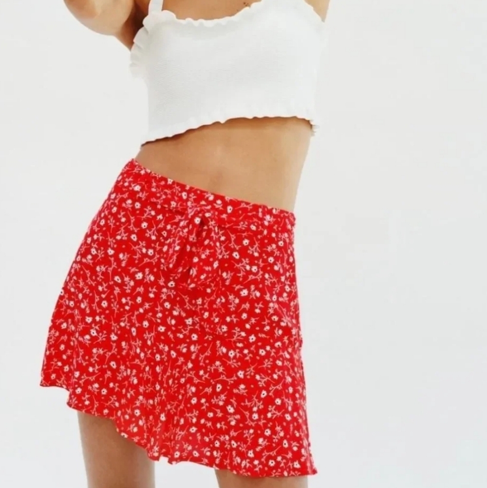 Zara Red Floral Ruffle Skort Size Small